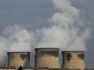 Aviation's role in climate change could be reduced easily by eliminating needless emissions and enabling consumers to make informed choices about how to travel, according to a new report